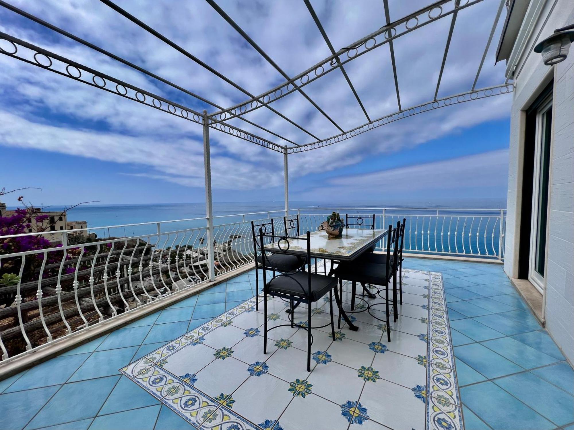 Bella Tropea Suite Exterior photo