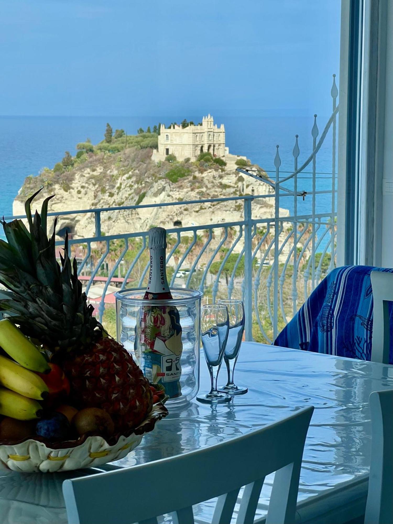 Bella Tropea Suite Exterior photo